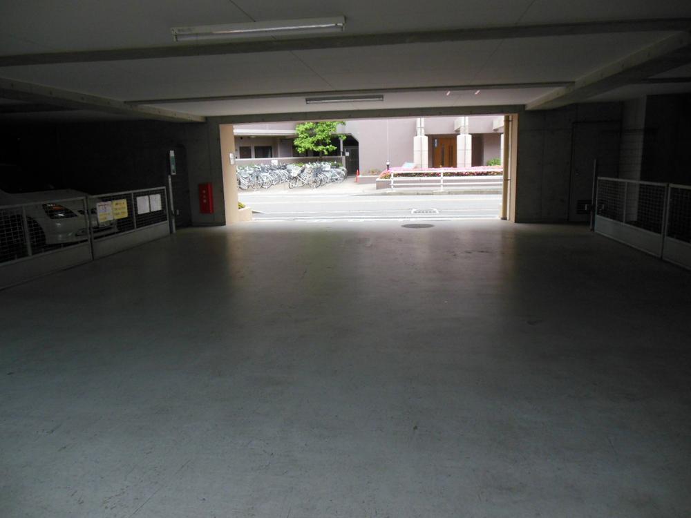 Parking lot. On-site parking