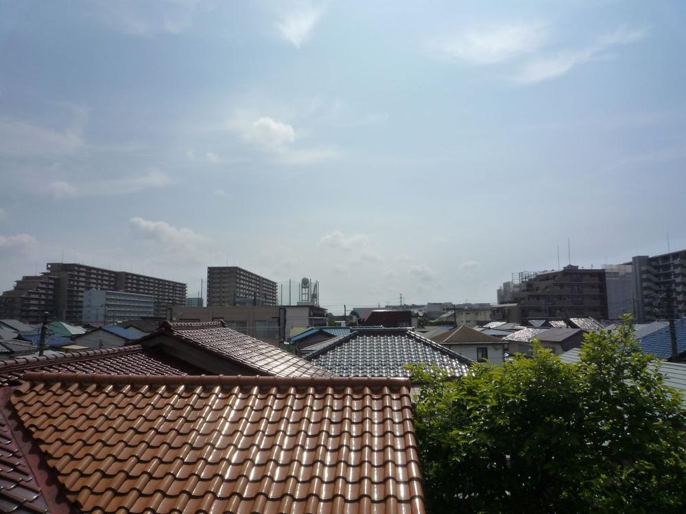 View photos from the dwelling unit. View from the site (December 2013) Shooting