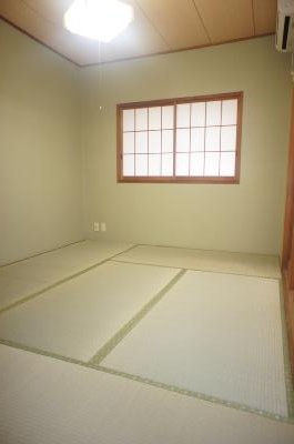 Living and room. It will settle down after all the Japanese-style room!