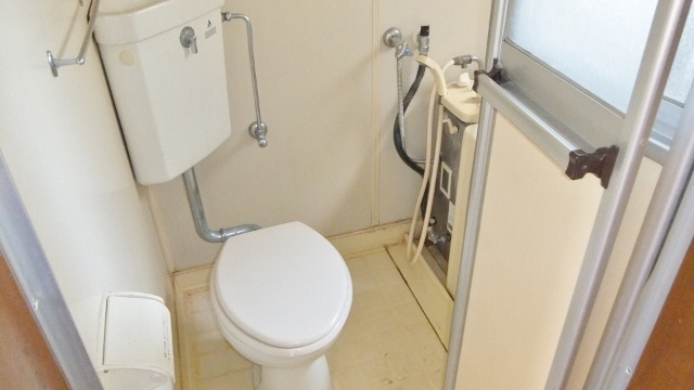 Toilet. It is a 2-point unit bus