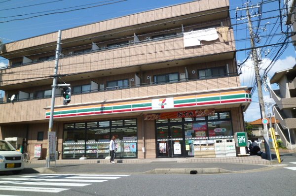 Convenience store. 126m to Seven-Eleven (convenience store)