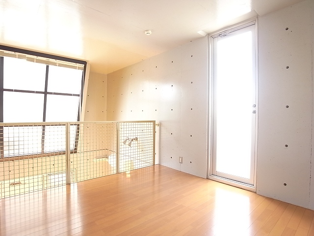 Other room space. It is very bright rooms with many lighting surface.