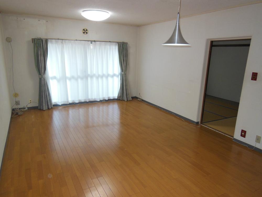 Living. Indoor (10 May 2013) Shooting