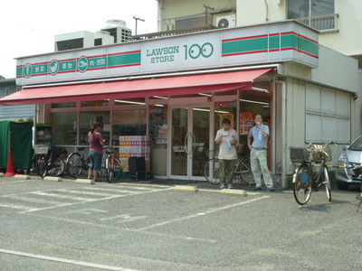 Convenience store. Lawson STORE100 Daijingushita Funabashi up (convenience store) 520m