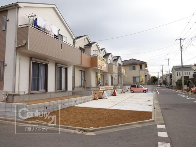 Local appearance photo. 1 Building