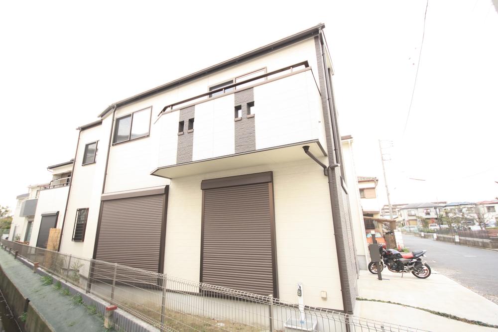 Local appearance photo. Local (12 May 2013) Shooting