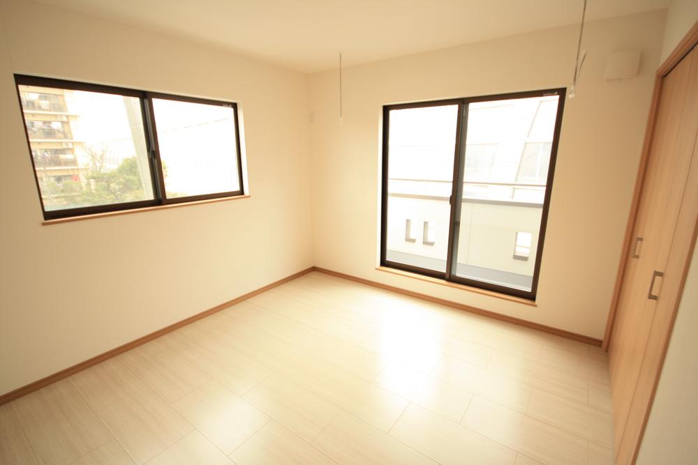 Non-living room. Indoor (12 May 2013) Shooting