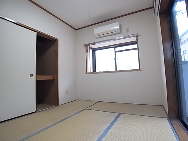 Other room space. Sunny Japanese-style room with large closet