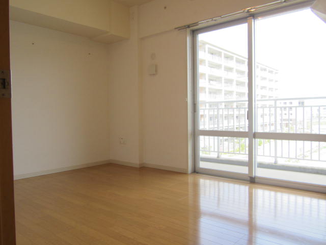 Other room space.  ☆ Of the room facing the wide balcony Western-style ☆