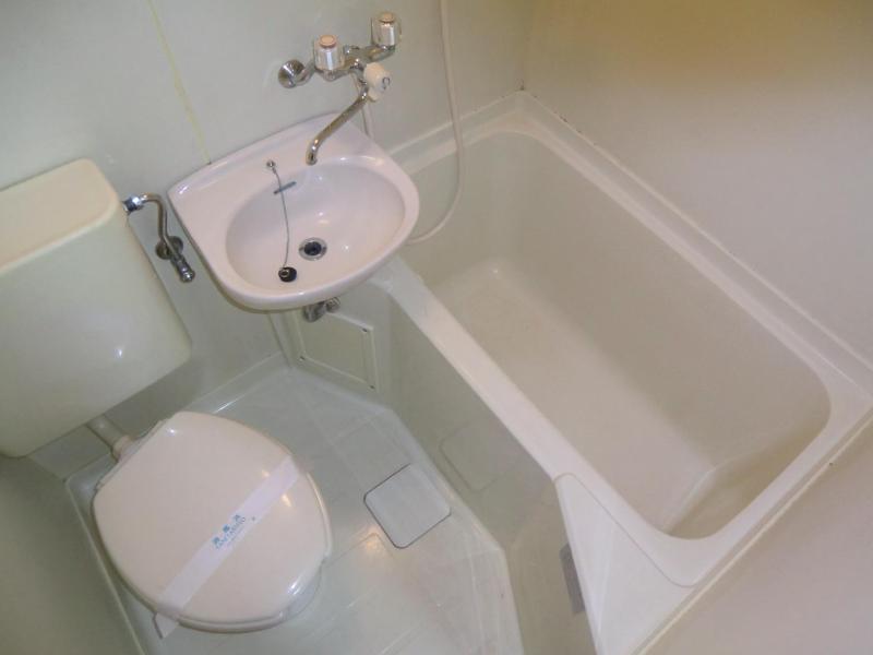 Bath. You can move in immediately move, Two people can also be consulted