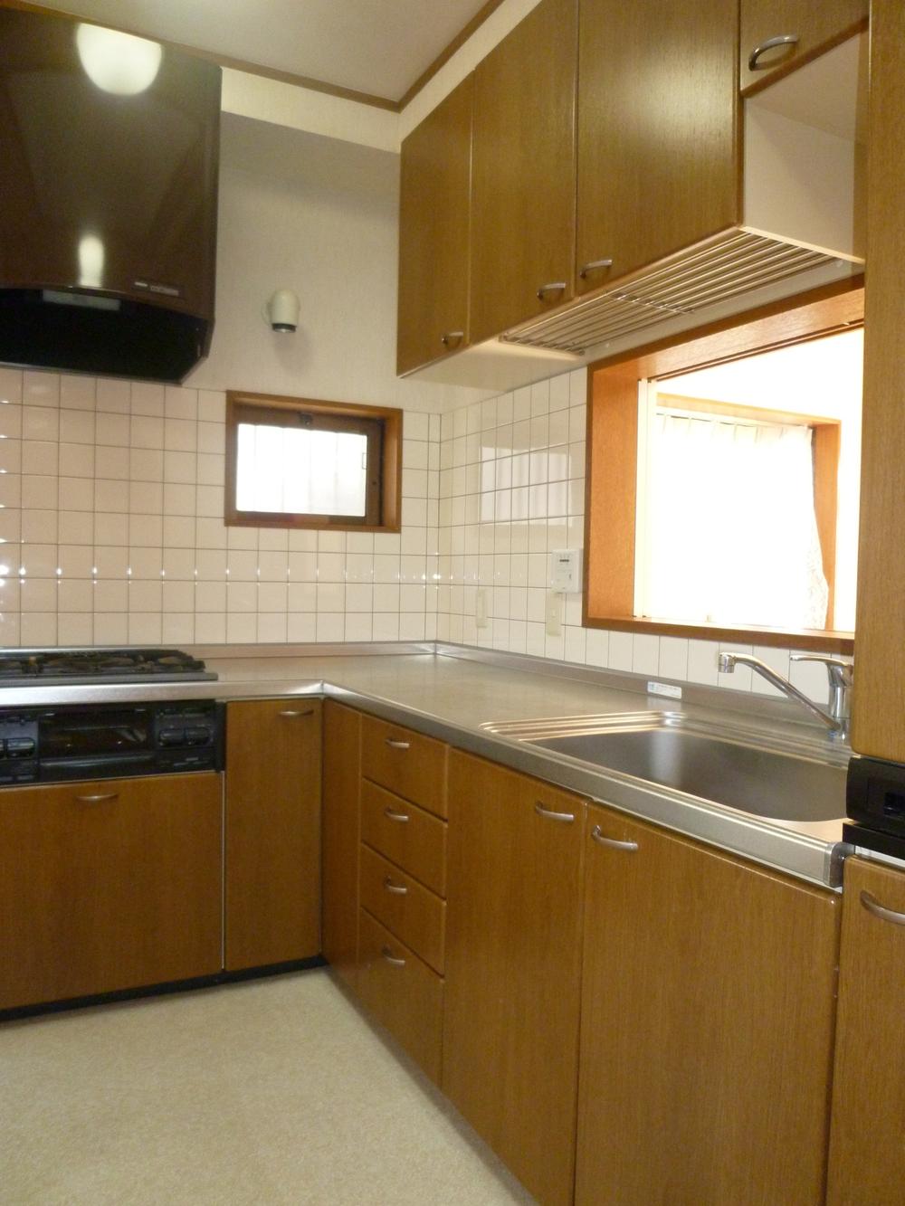 Kitchen. Indoor (11 May 2013) Shooting