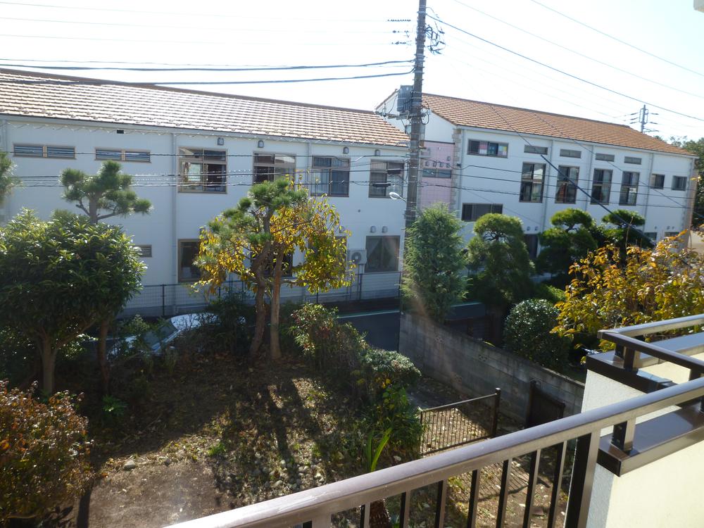 View photos from the dwelling unit. View from the site (November 2013) Shooting