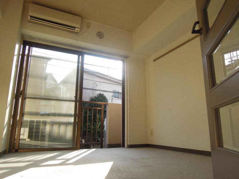 Other room space. Ventilation good, It is a quiet residential area.