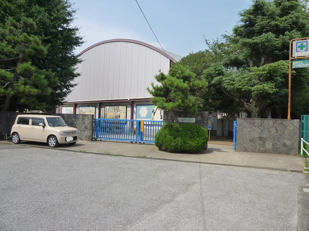 Primary school. Nakanogi until elementary school 380m walk 5 minutes