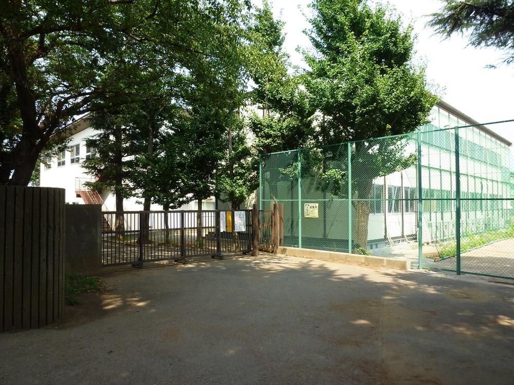 Junior high school. Until Maehara junior high school 630m walk 8 minutes