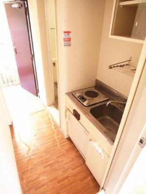 Kitchen. Electric stove ・ With a mini fridge!