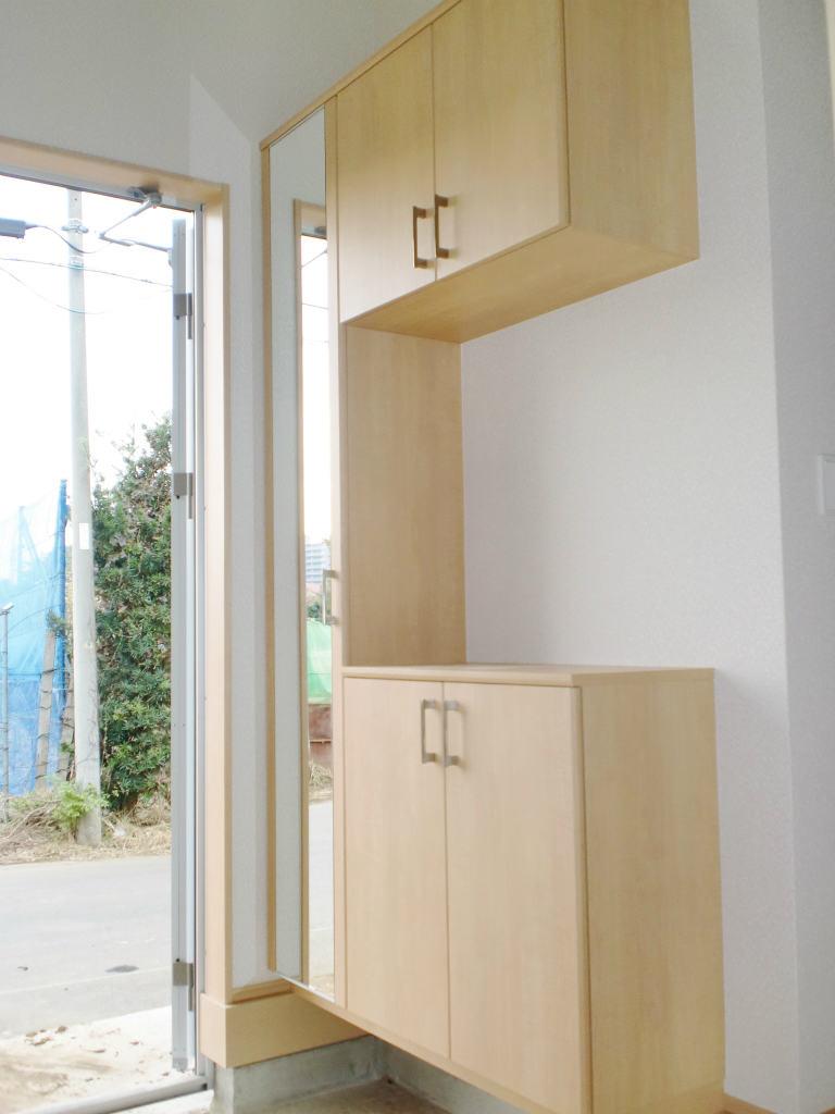 Receipt.  [Sales Local 1 Building] Excellent storage capacity of the shoebox