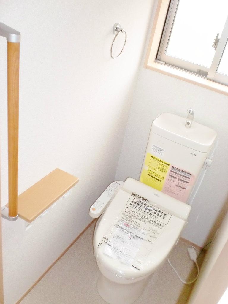 Toilet.  [Selling local] 1 ・ 2 Kaitomo is Washlet