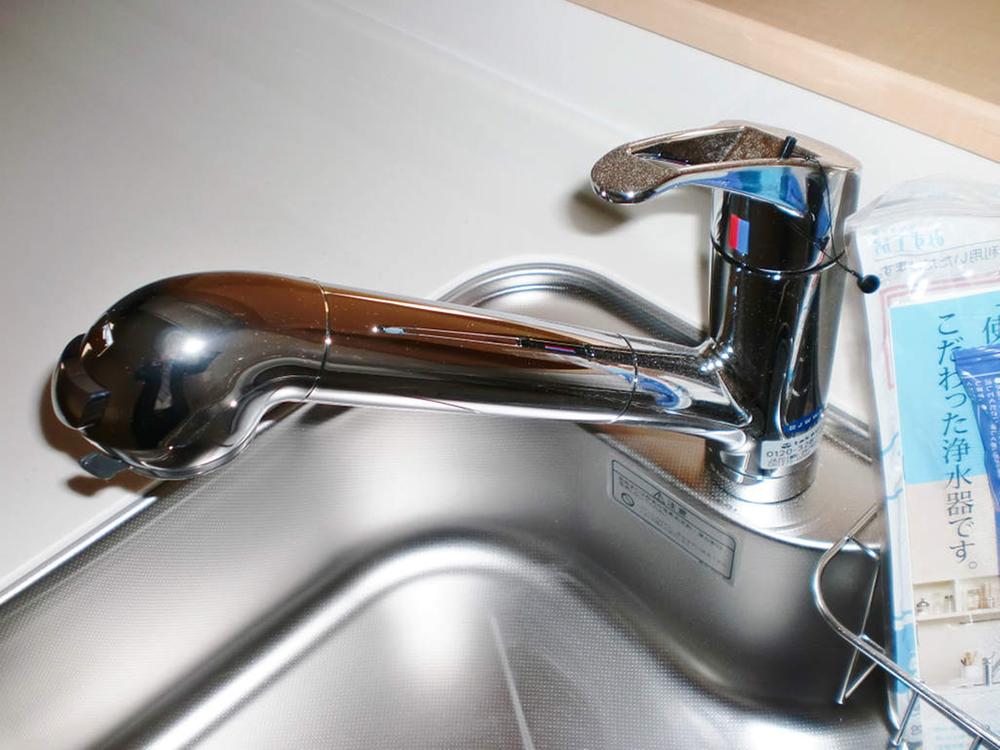 Kitchen.  [Sales Local 1 Building] Water purification integrated single-lever faucet