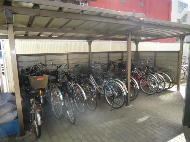 Other. Bicycle with Yan R is also located conveniently on site