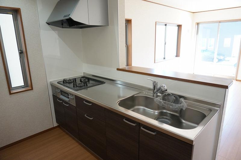 Kitchen. Local (10 May 2013) Shooting