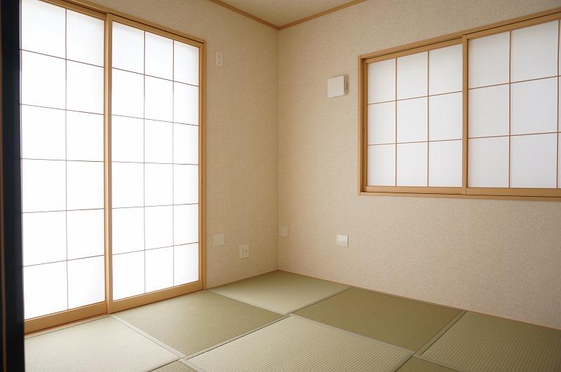 Non-living room. Local (10 May 2013) Shooting