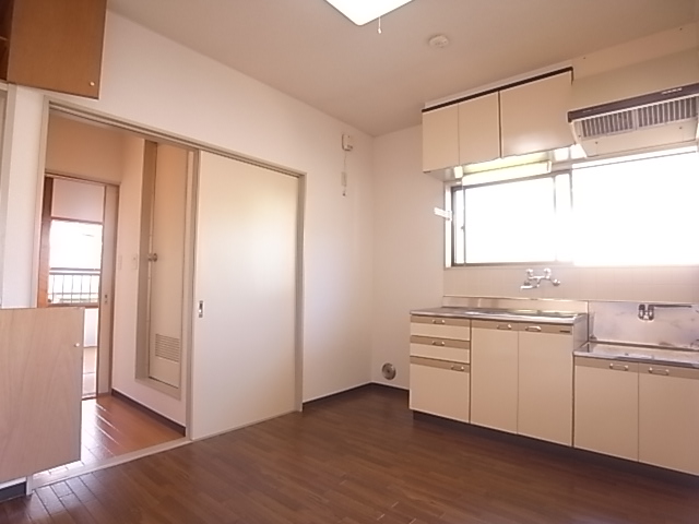 Living and room. It is a kitchen space of the spread is nice.