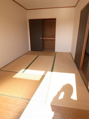 Living and room. I think you calm me Japanese-style room