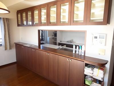 Kitchen. Option at the counter storage Installed