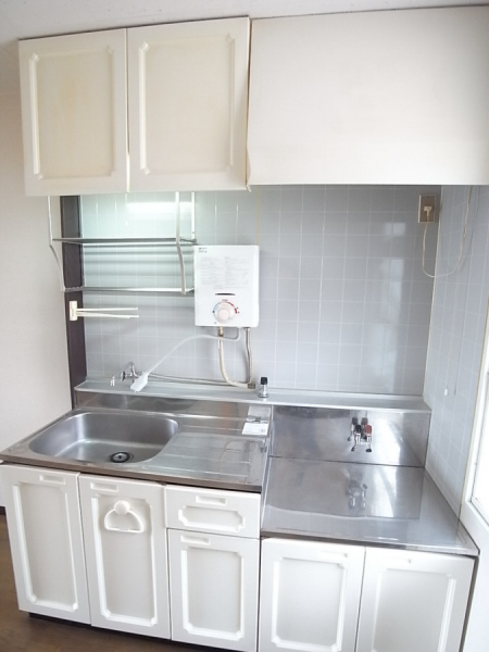 Kitchen. Gas stove installation Allowed! Kitchen cuisine can be effortless!