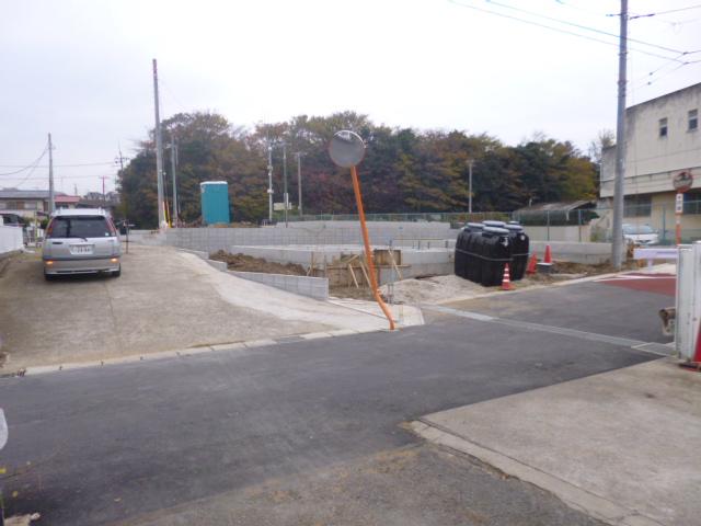 Local appearance photo. 7 Building