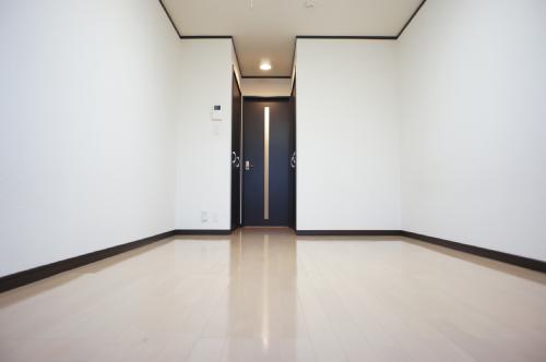 Other room space. It is the room of the spacious bright flooring! 