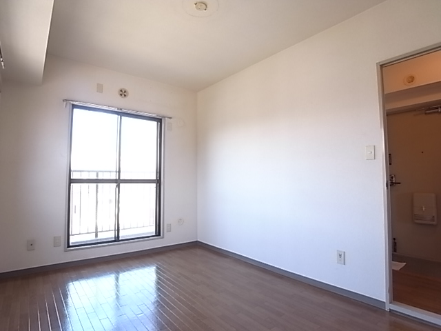 Other room space. Cleaning Easy All flooring.