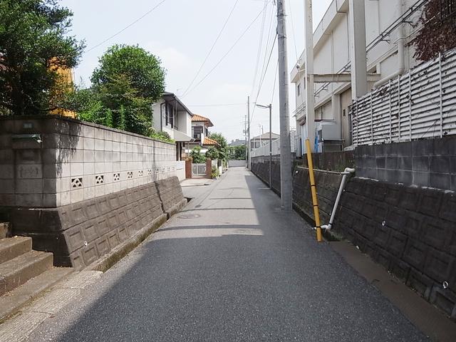 Local photos, including front road. Cityscape