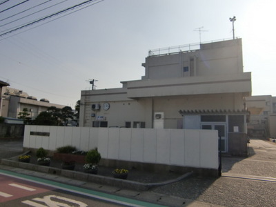 Primary school. Tsukada to elementary school (elementary school) 140m