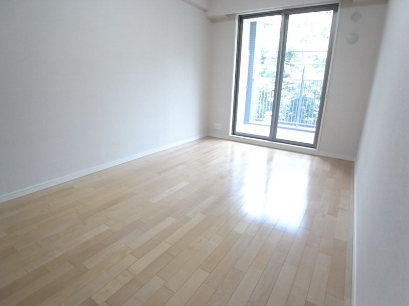 Living and room. It is very pleasant environment in a quiet residential area ☆