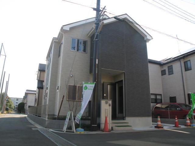 Local appearance photo. It has become a model Building 7 Building appearance