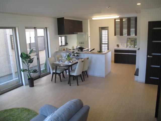 Living. Since there is also a pledge 19.25 Spacious also put the furniture