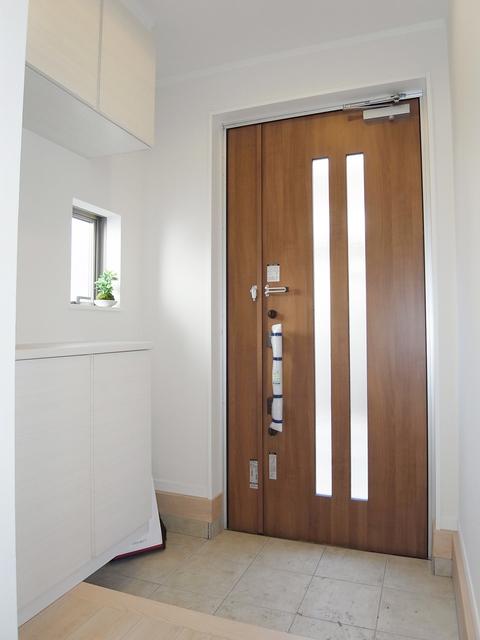 Entrance. Entrance door insulation