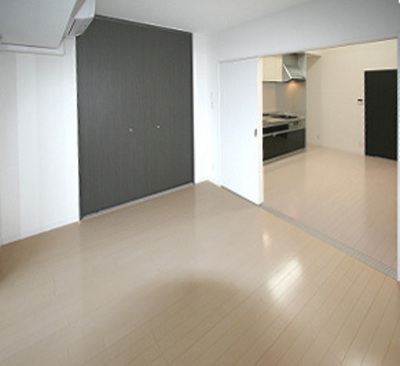 Living and room. Spacious can be used by connecting two rooms