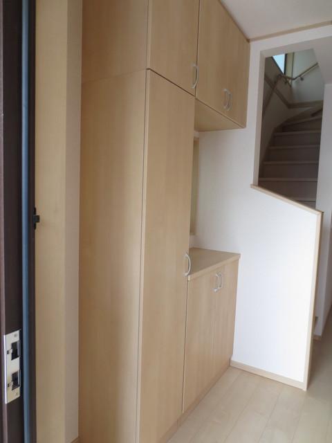 Entrance. Entrance storage