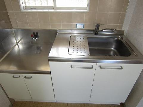 Kitchen. It is a clean kitchen.