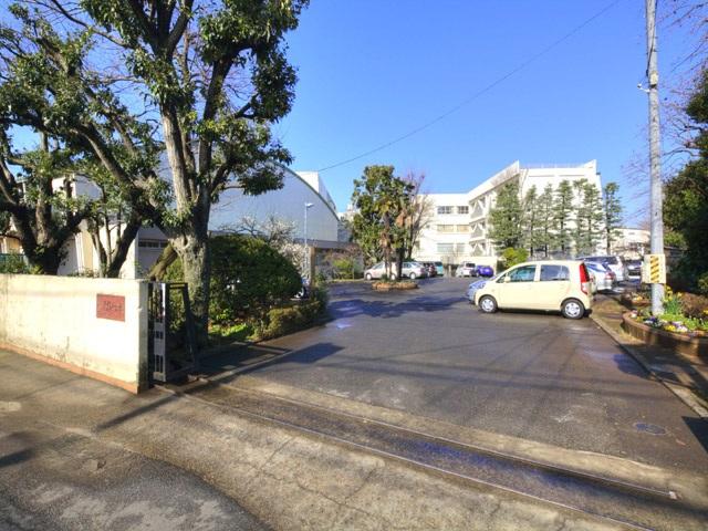 Junior high school. 1447m to Funabashi Municipal Katsushika junior high school