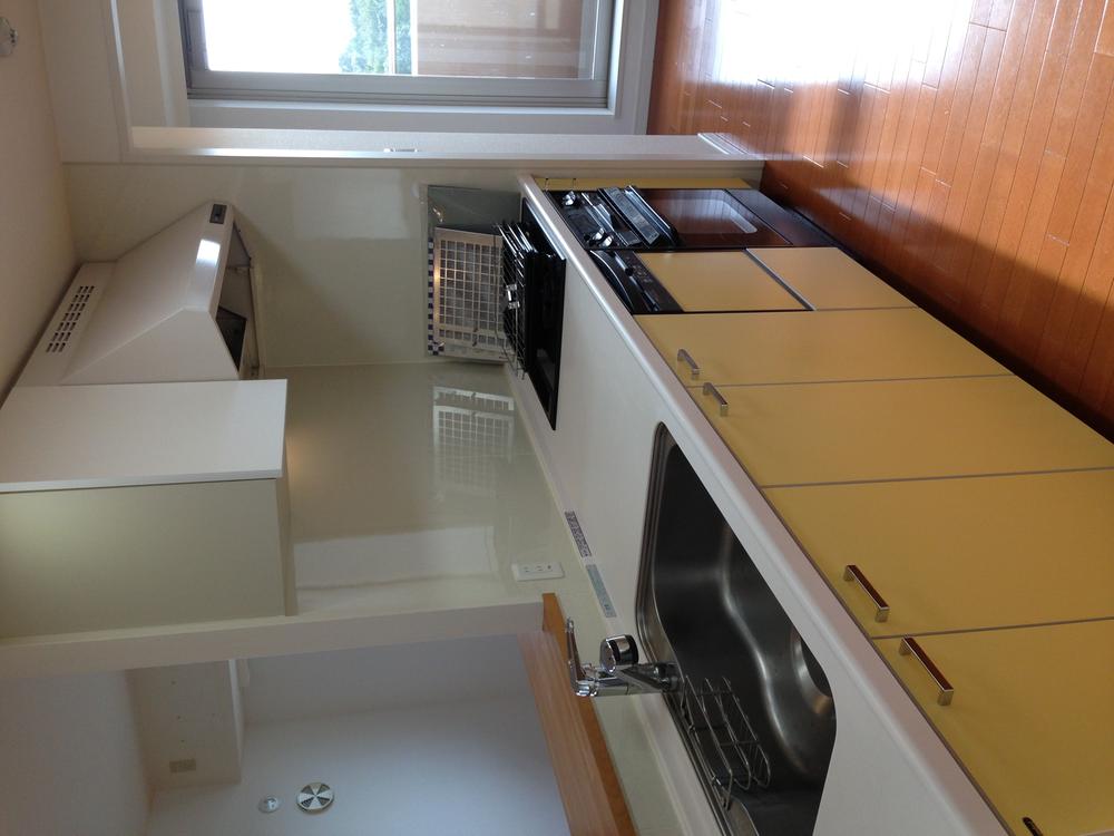 Kitchen. Indoor (10 May 2013) Shooting