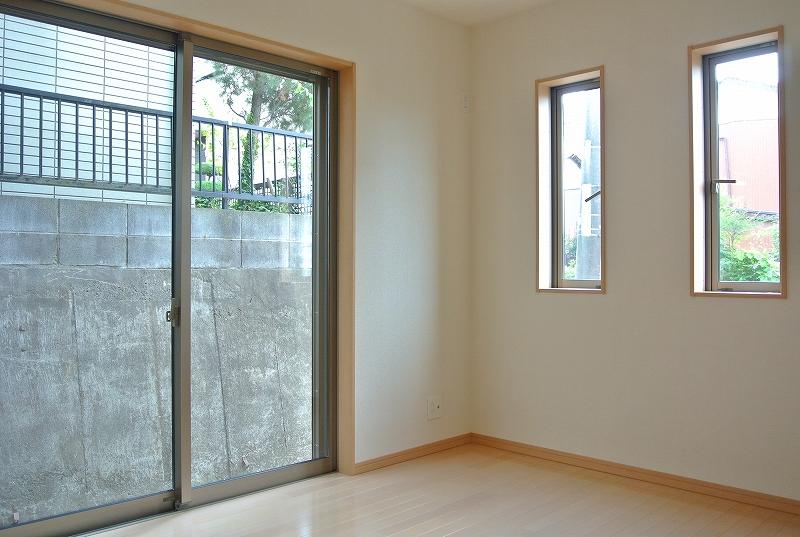 Non-living room. Local (September 2013) Shooting