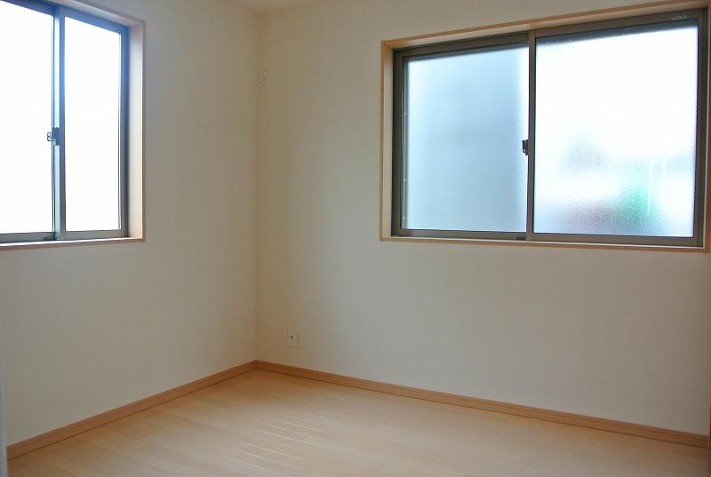 Non-living room. Local (September 2013) Shooting