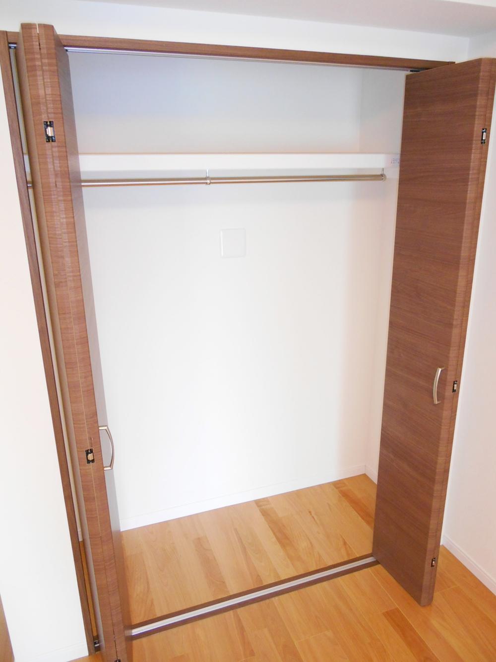 Receipt. Features housed in each room