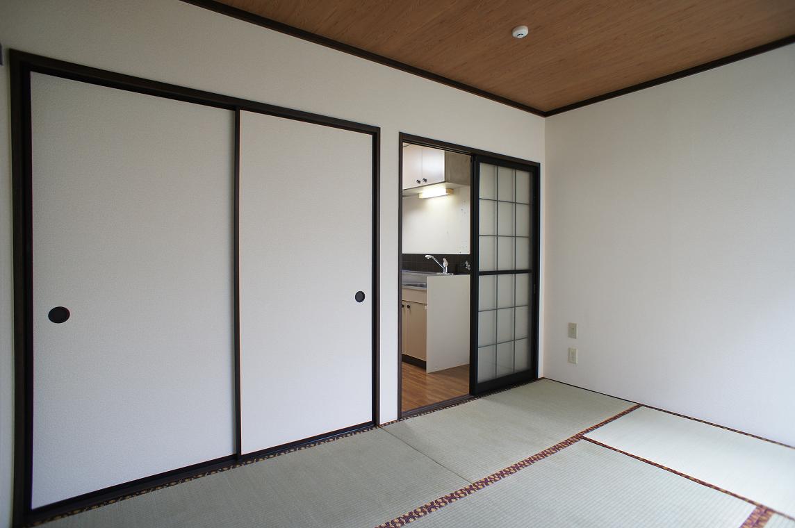 Living and room. Japanese-style room 6 quires