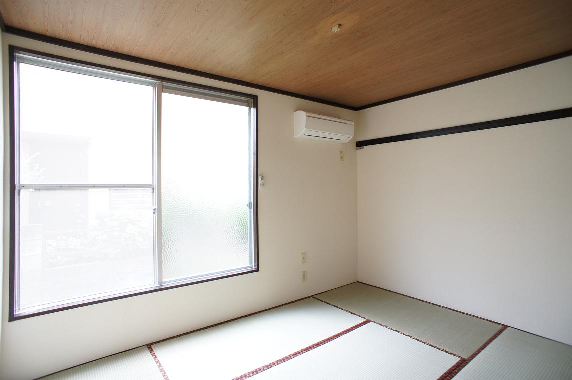 Living and room.  [Room 101]  Air-conditioned Japanese-style room