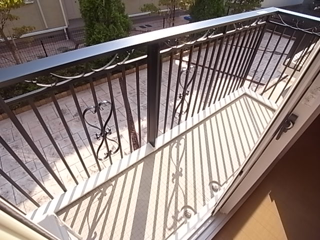 Balcony. Veranda (Photo 1F)